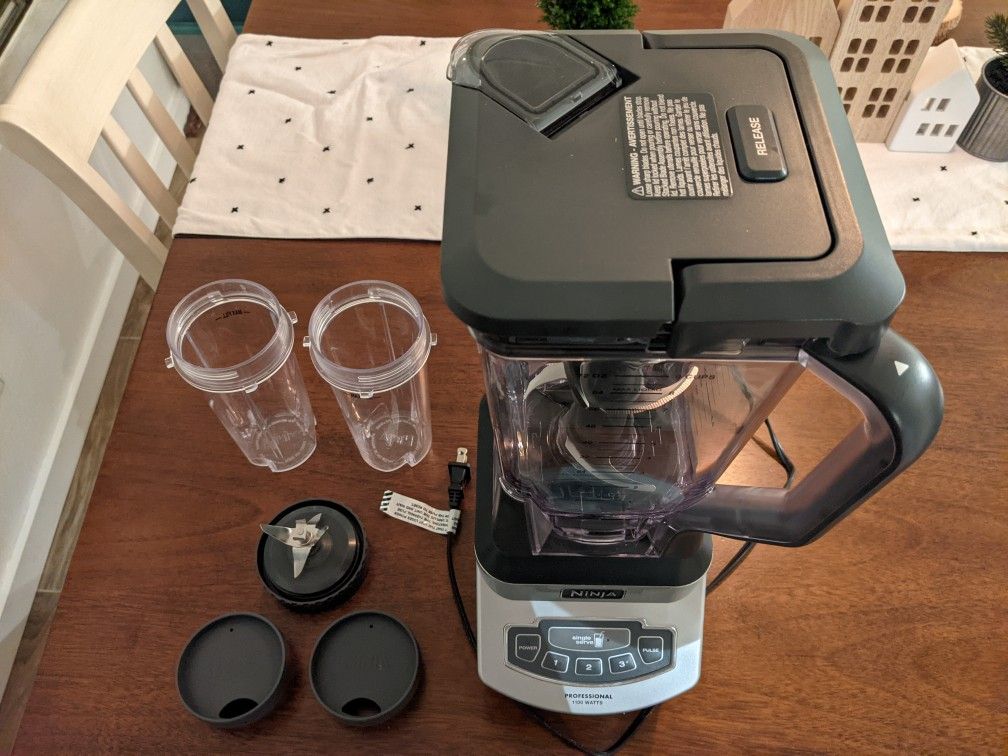 Ninja BL660 Professional Countertop Blender -- Lightly Used