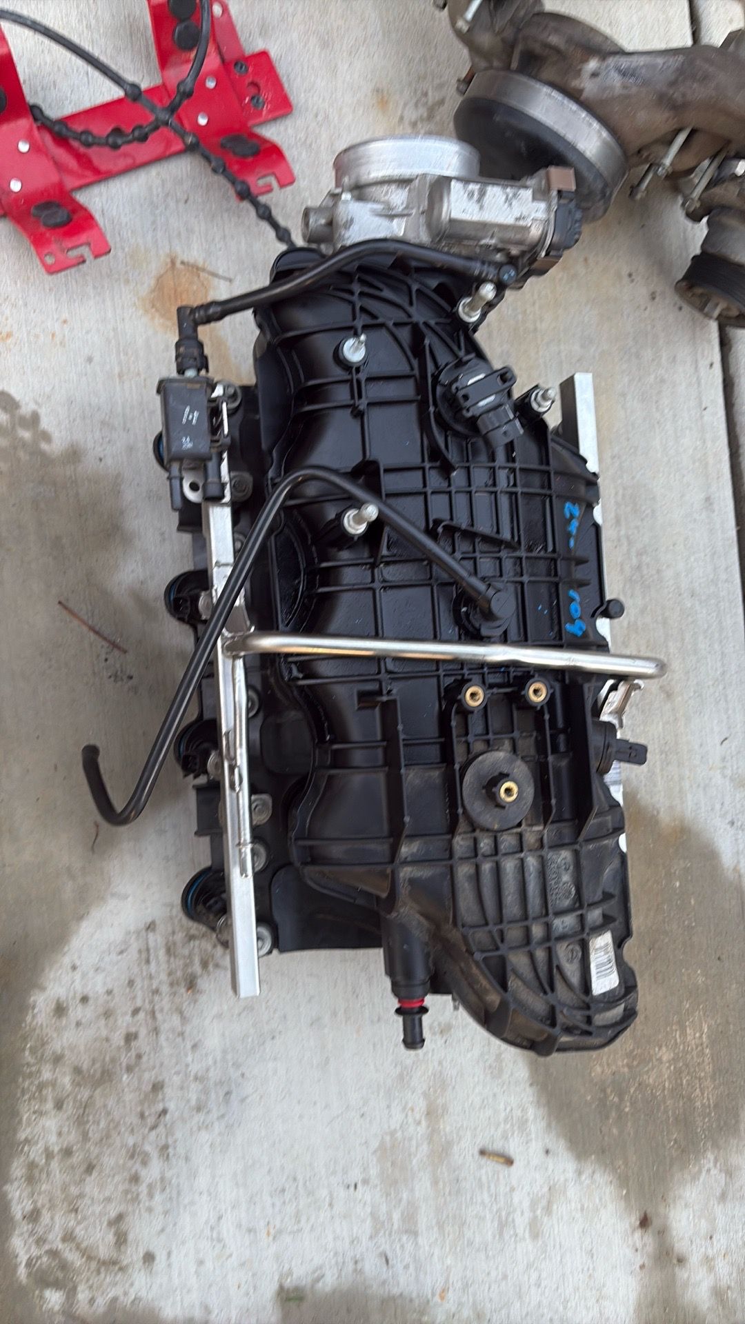 2007 Chevrolet Silverado 8 cylinder intake manifold