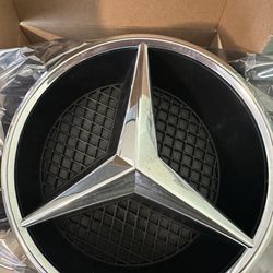 Mercedes Benz Front Grille Star Emblem Logo