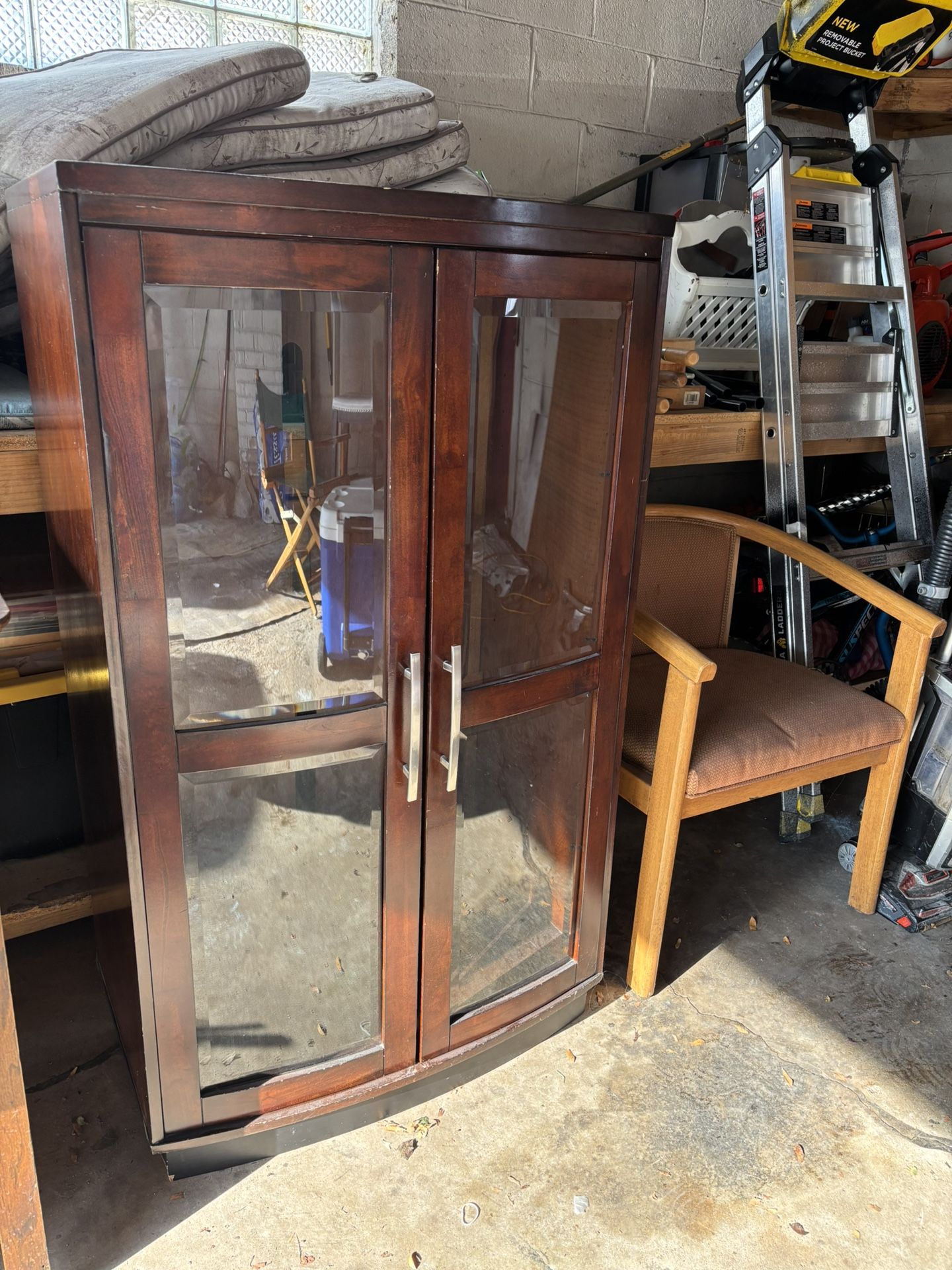 Wood Glas Cabinet