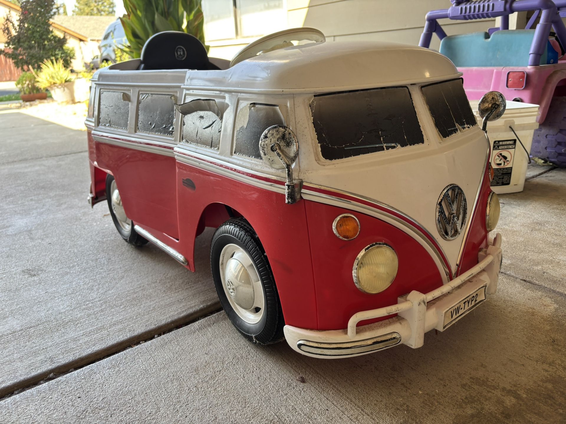 Volkswagen Bus Rid On  Toy 