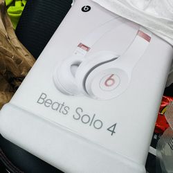 Beats Solo 4