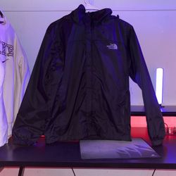north face wind breaker 