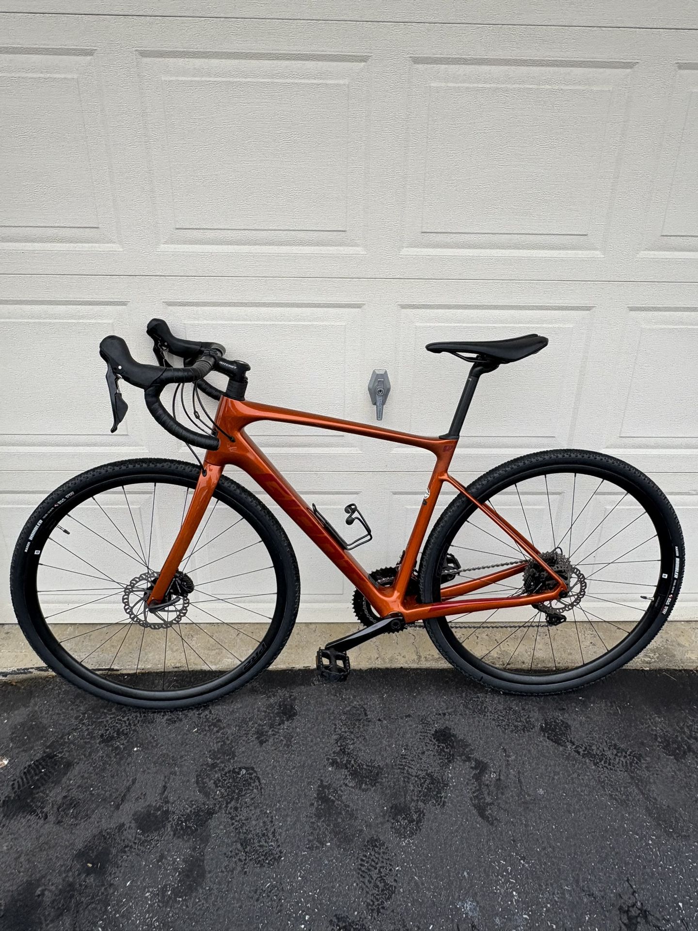 2022 Giant Defy Advanced