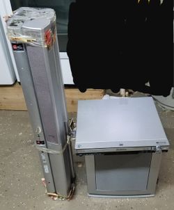 Panasonic home theater system, it had 5 disc DVD player, Power Amplifier, 4 towner speaker and subwoofer, work great. remote control, make me offer