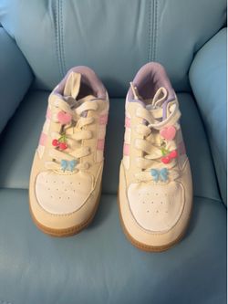 Children’s Place Big Kid Shoes size 4