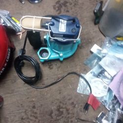 Sump Pump. Little Giant