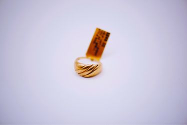 10 K gold shell style ring