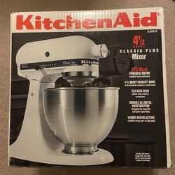 KitchenAid Classic Plus 4.5 Quart Tilt-Head Stand Mixer - White