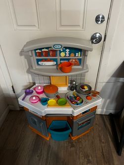 Little Tikes Kids Play Kitchen with Accessories