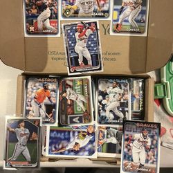 (950) 2024  And 2025 Assorted Topps Baseball Cards