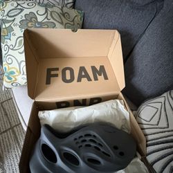 Foam Runners Size 11