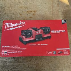 Milwaukee Dual Super Charger