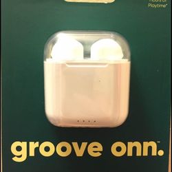 Wireless earphones w/ charging case