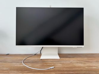 Samsung Smart Monitor 32-Inch M8 (M80D) Series