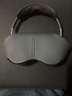AirPods Pro Max First Generation $250 or best offer