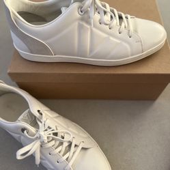 LV Men’s Sneakers 
