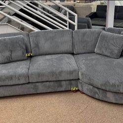 BRAND NEW 2PC SECTIONAL SOFA SET WITH ACCENT PILLOW INCLUDED $579