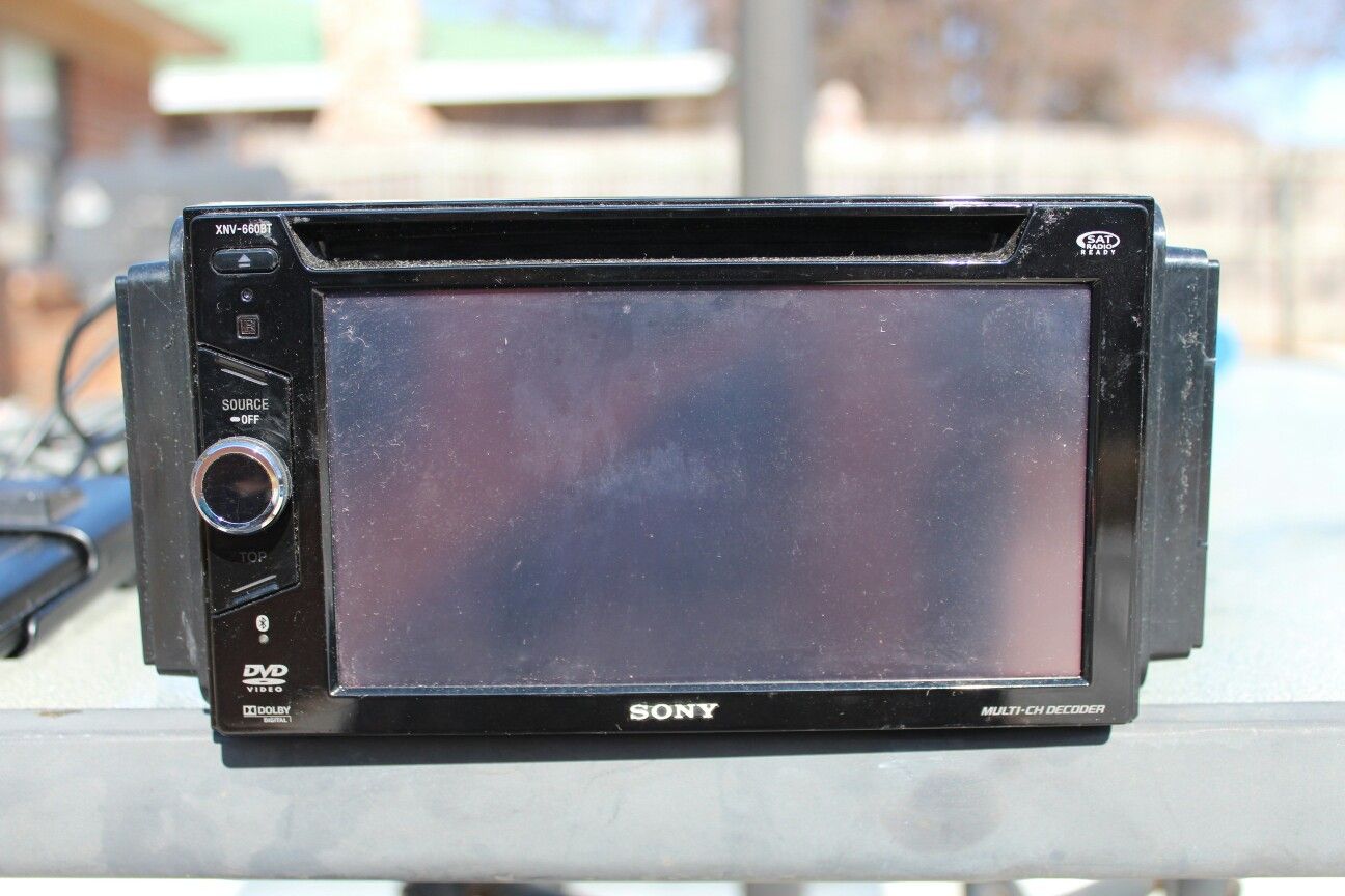 SONY XNV-660BT 6.1" Touchscreen Car Stereo