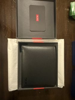 Tumi Wallet New !