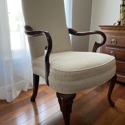 Traditional Armchairs
