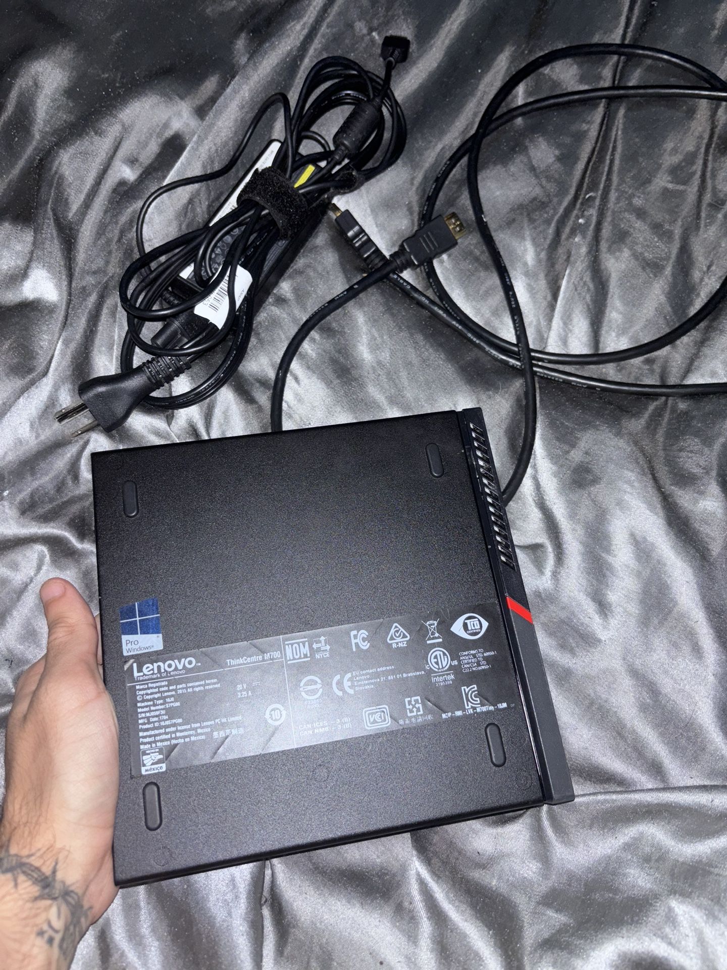 Lenovo ThinkCentre M700 Mini