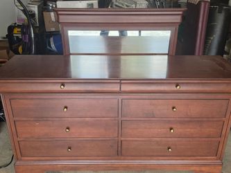 8 drawer dresser with mirror