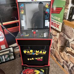 Pac-Man Arcade Machine 