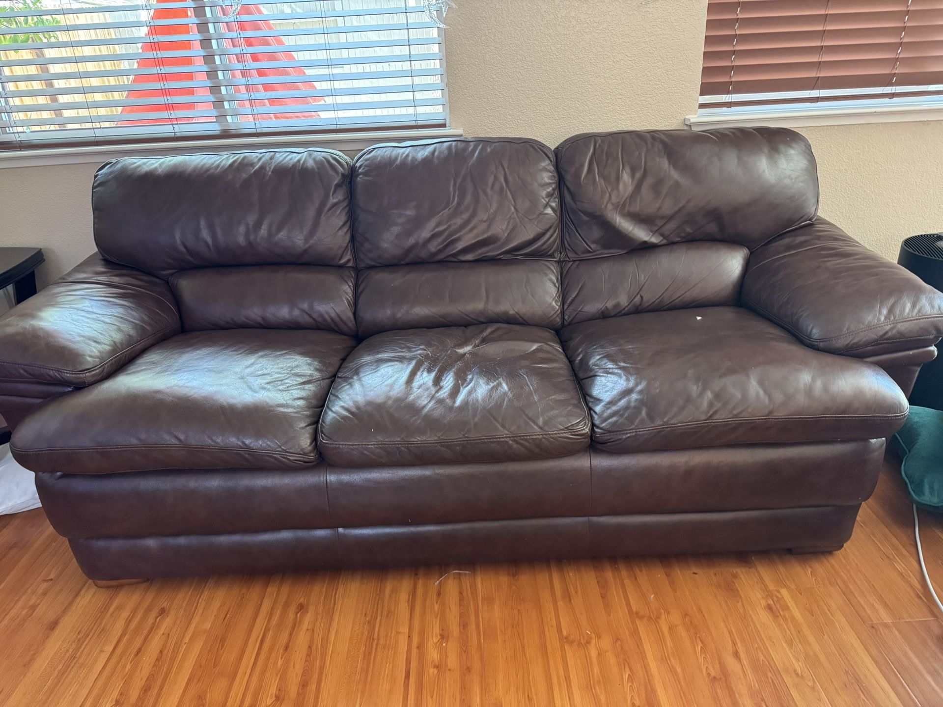 Comfy La-Z-Boy Leather Sofa – Chocolate Brown, Great Shape, Ready for a New Home!