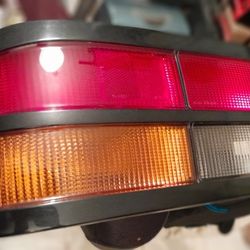 1986-88 MAZDA RX7 DRIVER SIDE TAILLIGHT