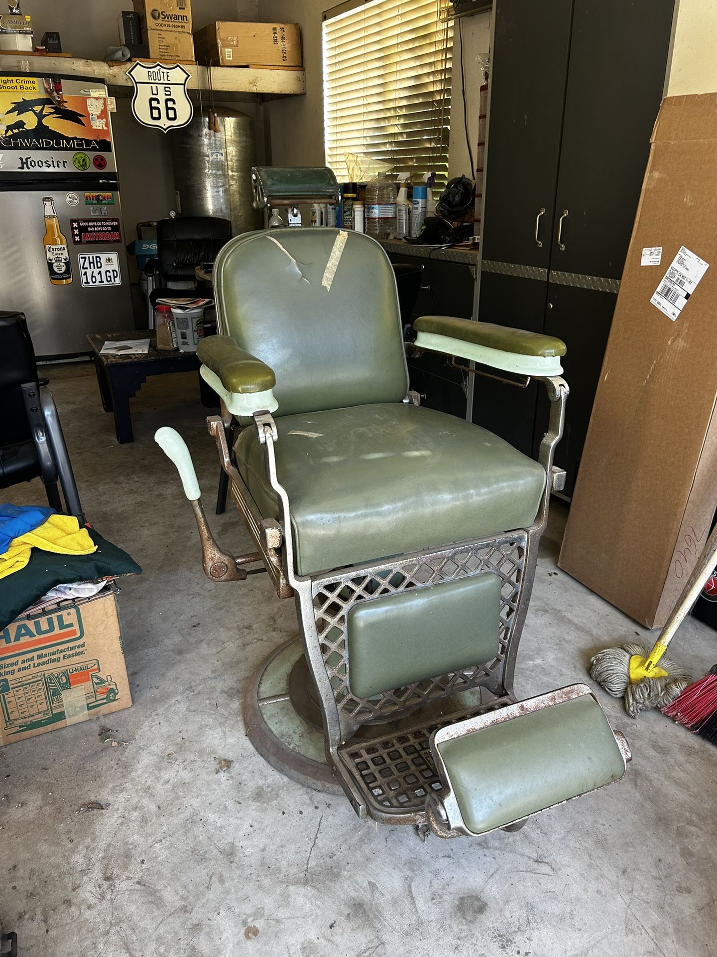 1930s Paidar Barbers Chair