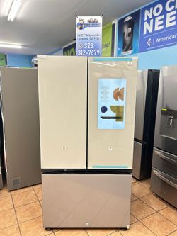 Samsung Refrigerator 30 Cu. Ft. Family Hub with Beverage Center