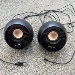 Creative Pebble 2.0 USB-Powered Desktop Speakers
