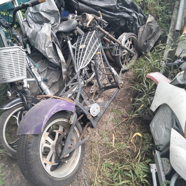 Black Widow Motor Bike Frame You Can Put Gocart Motor Or Whatever Motor