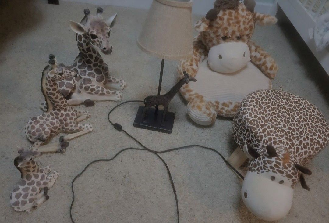 Baby Nursery Room Giraffe Décor