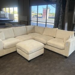 Cream Sectional w/ Ottoman