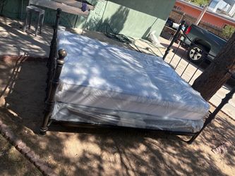 Queen size bed