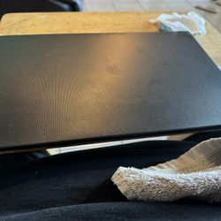 Laptop Lenovo V15 G4