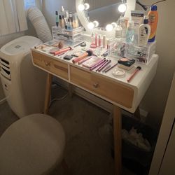 Makeup Vanity w/ Lights & Stool
