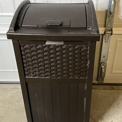 33 gallons trash can