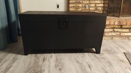 Wood chest trunk