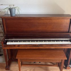 FREE Antique Warlitzer Piano
