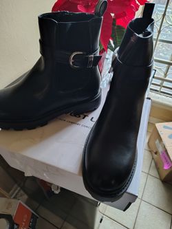 Size 8 Women's Boots 