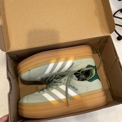 Adidas gazelle 6.5 Women’s 