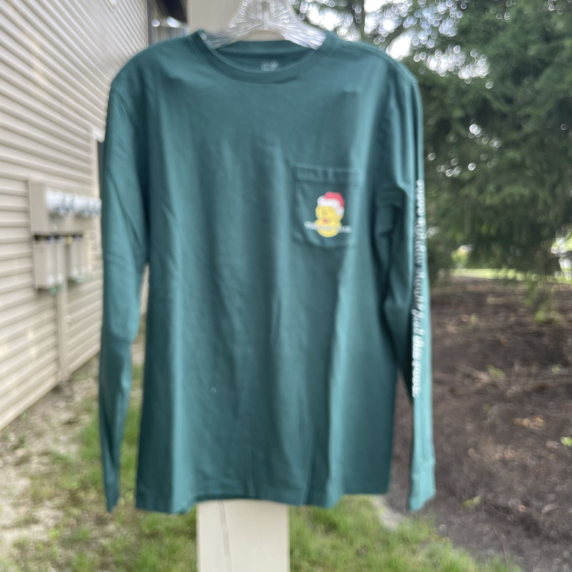 Vineyard vines Men's Holiday Long-Sleeve Pocket Tee