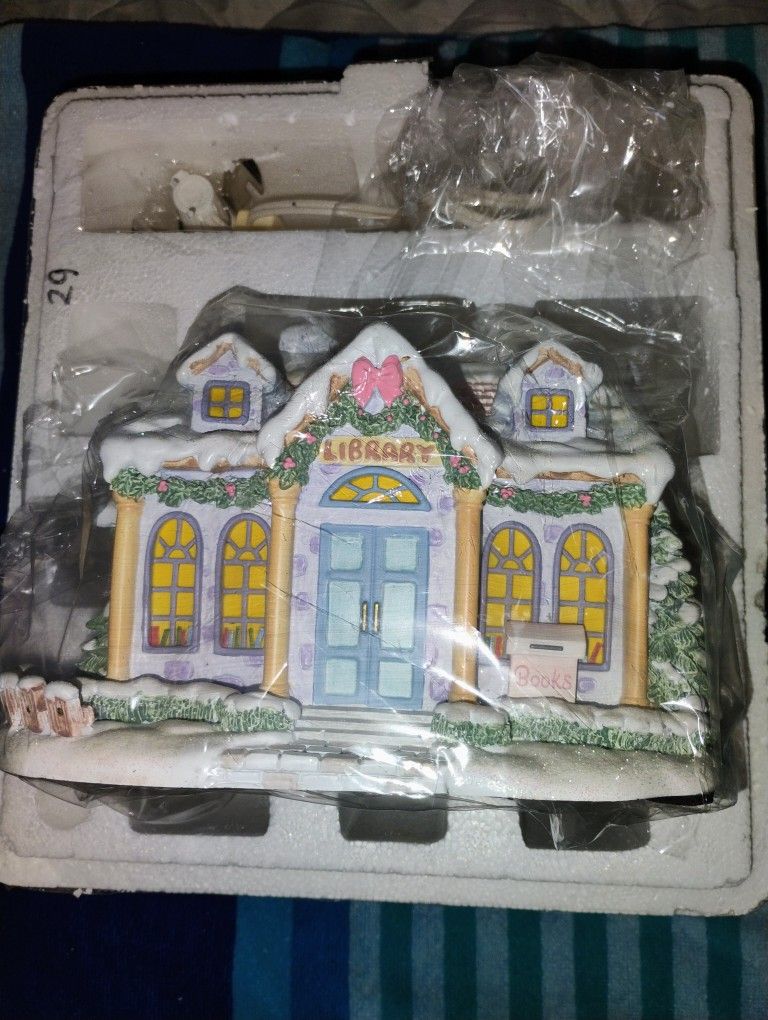 Hawthorne Village Precious Moments Quiet Time Library