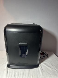 Staples 10 Sheets Cross Cut With Lockout Key 