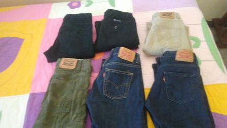 Pantalones de niño size 10y 12. Todos por $20