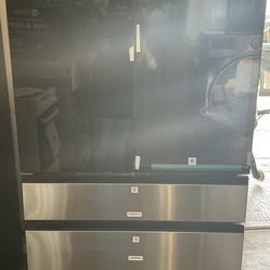 New Samsung Bespoke 23 Cu Ft Counter Depth 4 Door French Door Refrigerator In Charcoal Glass/Stainless Steel With Al family Hub+