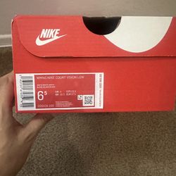 Nike Women’s Court Vision Low 6.5